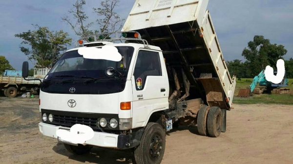 ขายนถบรรทุกหกล้อดัมพ์ Toyota BU211 เครื่อง 115 แรง Fหน้าFหลัง ยางใหม่ ทะเบียนพร้อม