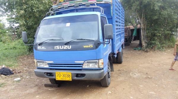 ขายรถสวยสภาพพร้อมใช้งานยาว4เมตร3คัตซีใหญ่ เติมน้ำมันวิ่งได้เลย