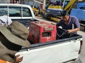 tractor-backhoe จัดส่งเครื่องเชื่อม พร้อมปั่นไฟ สภพาพร้อมใช้งานให้ลูกค้า สุราษฎร์ แล้วนะครับ tractor-backhoe จัดส่งเครื่องเชื่อม พร้อมปั่นไฟ สภพาพร้อมใช้งานให้ลูกค้า สุราษฎร์ แล้วนะครับ