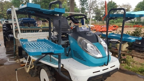 ขายรถปลูกข้าวนั่งขับ 6 แถว