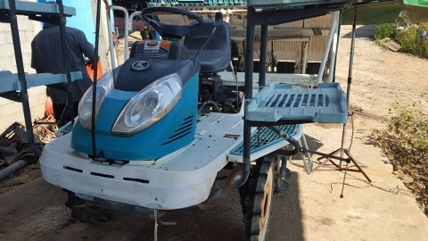 ขายรถปลูกข้าวนั่งขับ 6 แถว