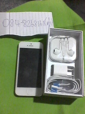 ขาย iphone5สีขาว 64Gสวยไร้รอยอุปกรณ์แท้ครบกล่อง ลด86000บาท