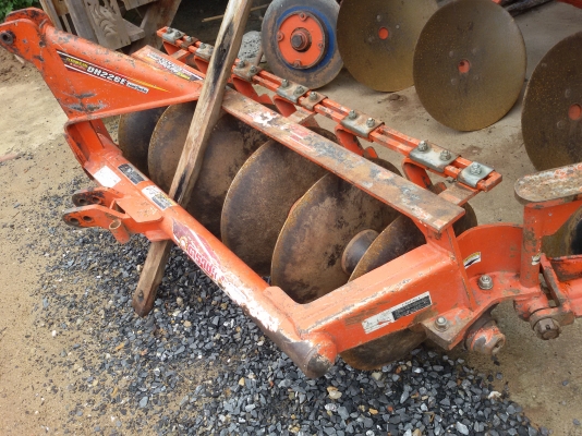 ปัญญาแทรคเตอร์..จัดมาให้ครับ ด่วน!!!คูโบต้า L3608  พร้อมใบมีดคานล่างFD163 พร้อมผาน6&times;22 จัดส่ง อ.คลองขลุง จ.กำแพงเพชร