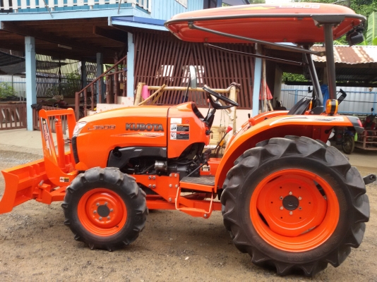 ปัญญาแทรคเตอร์..จัดมาให้ครับ ด่วน!!!คูโบต้า L3608  พร้อมใบมีดคานล่างFD163 พร้อมผาน6&times;22 จัดส่ง อ.คลองขลุง จ.กำแพงเพชร