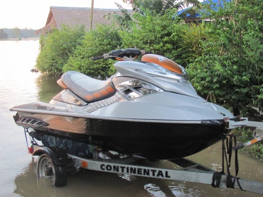 ขาย Seadoo 255แรงม้า RXP 130ชั่วโมง ปี2009 เรือสวยพร้อมใช้           พร้อมเทเลอร์นอกอย่างดี อัพคลิปให้แล้วครับ21/12/58