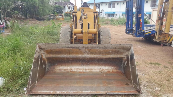 ขายรถตัก KOMATSU 510 กรองคู่ รถพร้อมใช้ ต่อแขนเรียบร้อย เครื่องดี ปั้มดี ราคาคุยได้ครับ