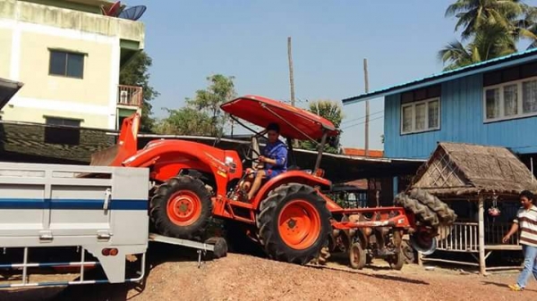 ปัญญาแทรคเตอร์..จัดมาให้ครับ ด่วน!!!คูโบต้า L3608 พร้อมใบมีดคานบน พร้อมผาน6&times;22 เล่มทะเบียนพร้อม จัดส่ง อ.เก้าเลี้ยว จ.นครสวรรค์