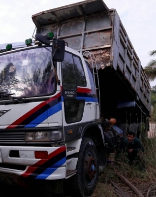 สิบล้อ ฮีโน่ FM3M240ปี42 เครืองเดิมเกียร์เดิม ดั้ม 2เพา สภาพพร้อมใช้ เล่มทะเบียนพร้อมโอน