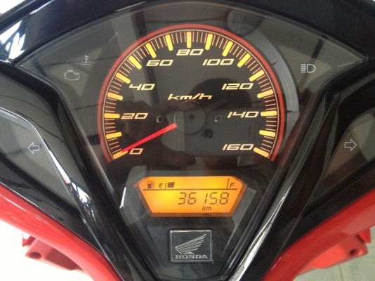 Click125i ลายStreet โฉมปัจจุบัน วิ่ง3000 ปี57 (ของแถม 4 รายการ)