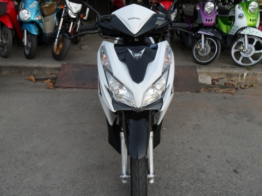 ฮอนด้าคลิก125i ปี57 รถเดิมใสๆ วิ่ง5พันกว่าโล คู่มือครบโอนได้เลย