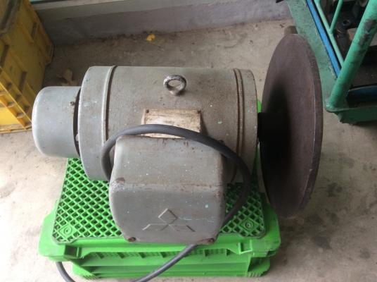 มอเตอร์มิตซูบิชิพร้อมจานขัดผ้าทราย