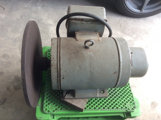 มอเตอร์มิตซูบิชิพร้อมจานขัดผ้าทราย