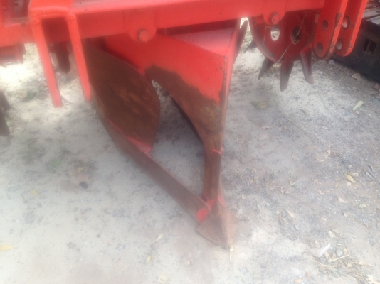 หางปลูกอ้อย ร่องคู่ระยะ 40 เซ็น สภาพดีใช้งานน้อย กลกิจบ้านโป่ง