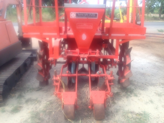 หางปลูกอ้อย ร่องคู่ระยะ 40 เซ็น สภาพดีใช้งานน้อย กลกิจบ้านโป่ง