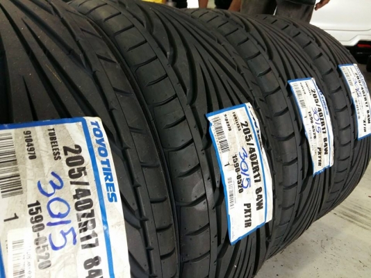 TOYO T1R 205/40R17 ปี15 เส้นละ 4,100 บาท