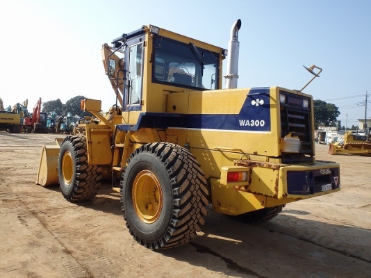 Komatsu WA300-1 ซีเรียล 30,000 เก่าญี่ปุ่น โทร. 090-986-2521 อ๊อบ