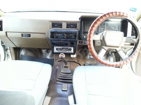 Nisan Big Mเครื่องดีเซลพวงมาลัยพาวเวอร์พร้อมใช้