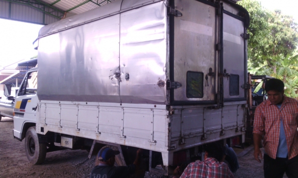 ขาย 4 ล้อ เครื่อง 88 แรงม้า มีหลังคา ขาย 4 ล้อ เครื่อง 88 แรงม้า มีหลังคา