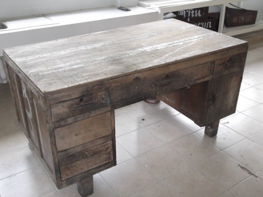 ขายเหมาโต๊ะบัญชีไม้สัก 2 ตัว