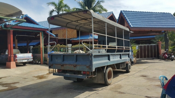 6ล้อ บรรทุก ยี่ห้อ toyota DYNA กระบะยาว 4.20 เมตร พวงมาลัยพาว์เว่อร์