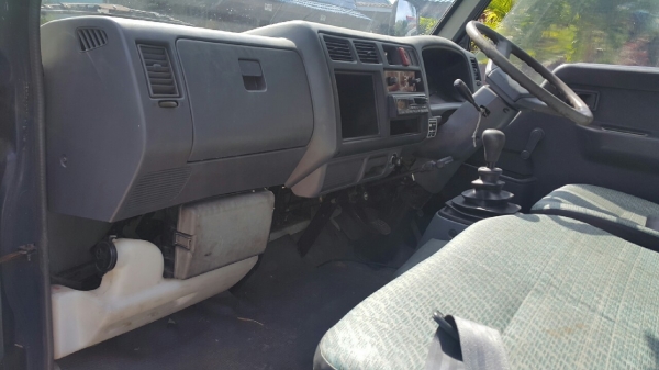 6ล้อ บรรทุก ยี่ห้อ toyota DYNA กระบะยาว 4.20 เมตร พวงมาลัยพาว์เว่อร์