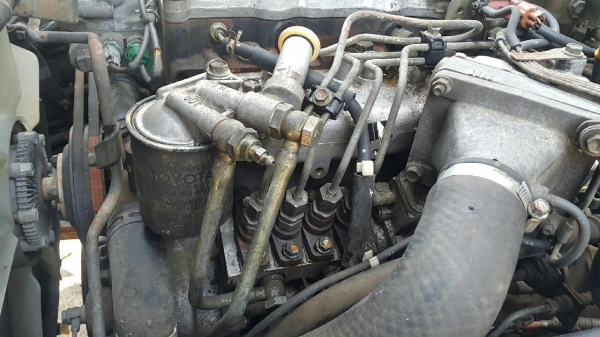 6ล้อ บรรทุก ยี่ห้อ toyota DYNA กระบะยาว 4.20 เมตร พวงมาลัยพาว์เว่อร์