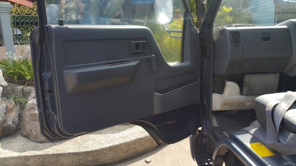 6ล้อ บรรทุก ยี่ห้อ toyota DYNA กระบะยาว 4.20 เมตร พวงมาลัยพาว์เว่อร์