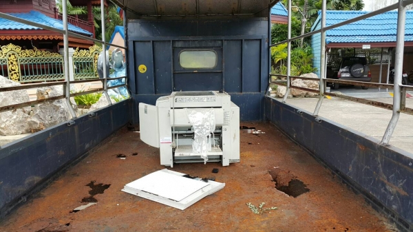 6ล้อ บรรทุก ยี่ห้อ toyota DYNA กระบะยาว 4.20 เมตร พวงมาลัยพาว์เว่อร์