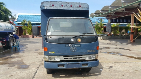 6ล้อ บรรทุก ยี่ห้อ toyota DYNA กระบะยาว 4.20 เมตร พวงมาลัยพาว์เว่อร์