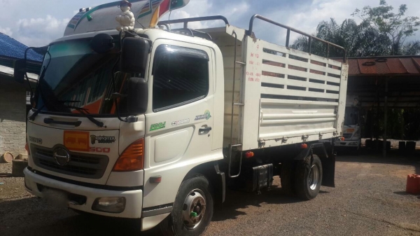 รถฮีโน่ 6 ล้อดั้ม FC9J 175 แรงม้า. ปี 53    สนใจติดต่อ  081 - 6079515