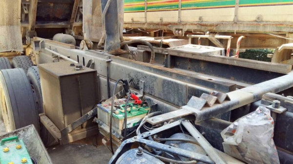 ขายรถสิบล้อ HINO FM2P 320แรง ปี50  ดั้มสามมิตร สนใจรีบๆๆด่วนๆนะครับ