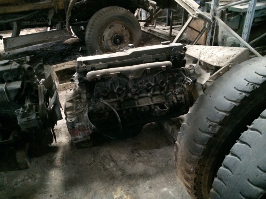 เครื่องเก่าตามสภาพ 195แรง อีซูซุ 6HE1มี2เครื่อง...เครื่องไม่ดี หลวม มีเอกสารคลุมเครื่อง...