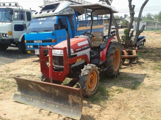 ขายรถไถ YANMA 35แรงม้า อุปกรณ์ดันหน้า ผานหลัง สภาพพร้อมใช้งาน เอกสารพร้อมโอน สนใจโทร 090-8588220คุณนะ 093-3258446คุณบิว หรือเข้าดูสินค้าอื่นๆได้ที่ www.truck.in.th/498 หรือเพจFacebook ณรงค์ ซื้อขายรถมือสอง (เว็บไซต์ส่วนตัว) หรือFacebook ตลาดรถมือสอง คุณนะ