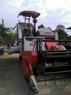 ขายรถเกี่ยวข้าว KUBOTA DC60 ปี53 ใช้งานน้อย สภาพสวยพร้อมใช้งาน เอกสารเล่มทะเบียนพร้อมโอน สนใจโทร 090-8588220คุณนะ 093-3258446คุณบิว หรือเข้าดูสินค้าอื่นๆได้ที่ www.truck.in.th/498 หรือเพจFacebook ณรงค์ ซื้อขายรถมือสอง (เว็บไซต์ส่วนตัว) หรือFacebook ตลาดรถ