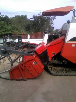 ขายรถเกี่ยวข้าว KUBOTA DC60 ปี53 ใช้งานน้อย สภาพสวยพร้อมใช้งาน เอกสารเล่มทะเบียนพร้อมโอน สนใจโทร 090-8588220คุณนะ 093-3258446คุณบิว หรือเข้าดูสินค้าอื่นๆได้ที่ www.truck.in.th/498 หรือเพจFacebook ณรงค์ ซื้อขายรถมือสอง (เว็บไซต์ส่วนตัว) หรือFacebook ตลาดรถ