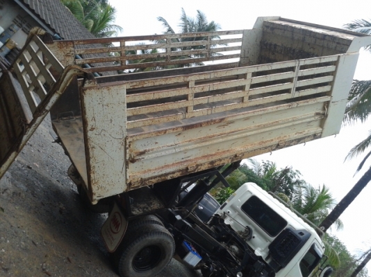 หกล้อดั้ม อีโน่  150 แรงม้า (รถห้างแท้) ปี 49 พร้อมใช้งาน เล่มติดมือ.. เจ้าของฝากขาย