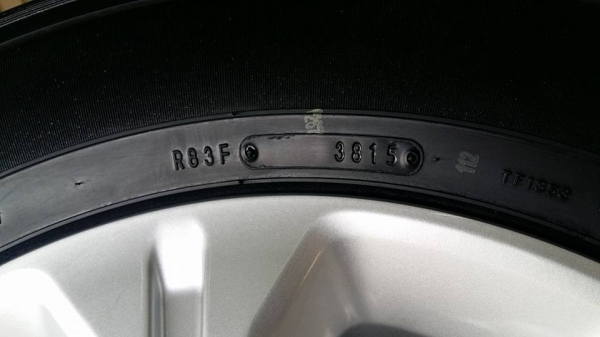 ขายล้อแม็กป้ายแดง np300 navara calibre 16" ยางปี15 สนใจติดต่อเล็กคลองสามครับ 081-3747940