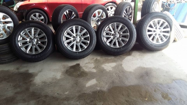 ขายล้อแม็กป้ายแดง mitsubishi new triton plus 17"ยางปี15 สนใจติดต่อ ตาเล็ก ล้อและยาง 081-3747940