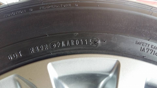 ขายล้อแม็กป้ายแดง mitsubishi new triton plus 17"ยางปี15 สนใจติดต่อ ตาเล็ก ล้อและยาง 081-3747940