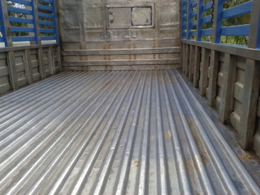 หกล้ออีซูสุNPR  110  แรงม้า  กระบะเลสทั้งลูก  พร้อมใช้งาน  เดิมๆ