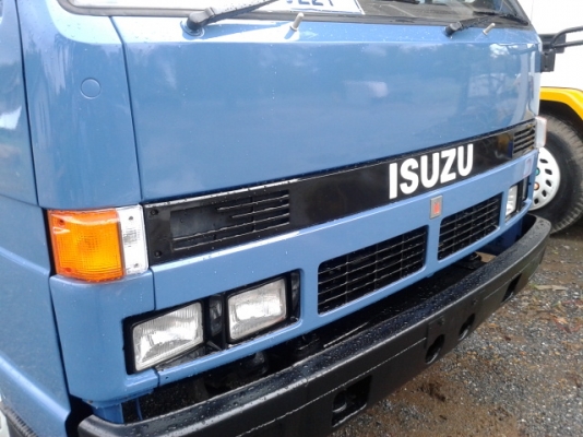 หกล้ออีซูสุNPR  110  แรงม้า  กระบะเลสทั้งลูก  พร้อมใช้งาน  เดิมๆ