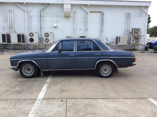 ขายรถเบส์คลาสสิคตาตั้ง /8 200 ปี1968 เครื่องเดิม 2.0 เกียร์ธรรมดา ติดแก๊สLPG ภายในเบาะหนังสวยๆแอร์หนาว ระบบไมล์เดิมๆใช้ได้หมด ภายนอกเดิมๆคิ้วเดิมครบๆกันชนเดิมๆแม็กเบนส์ฝาครอบล้อมีครบ เครื่องดี ช่วงล่างนิ่ม รถขับได้เลยครับ ใช้งานได้จริง สภาพนี้หายากน่าสะสม