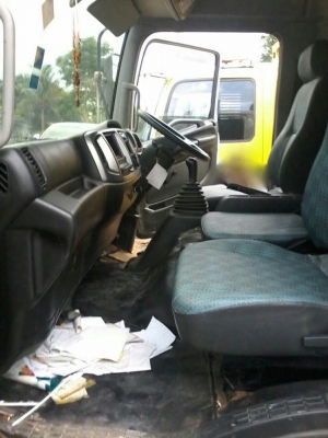 รถฮีโน่ 6 ล้อ ตู้เย็น FC9J  150 แรงม้า. ปี 54   ( รถวิ่ง 25x,xxx กม. )     สนใจติดต่อ  081 - 6079515