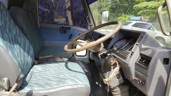 รถฮีโน่ 6 ล้อดั้ม FB2W  120 แรงม้า. ปี 38   สนใจติดต่อ  081 - 6079515