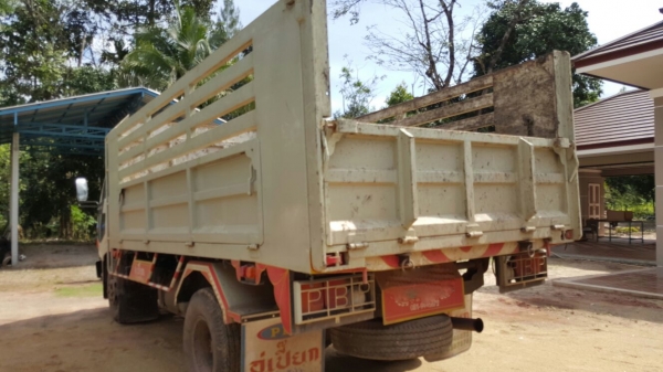 รถฮีโน่ 6 ล้อดั้ม FB2W  120 แรงม้า. ปี 38   สนใจติดต่อ  081 - 6079515