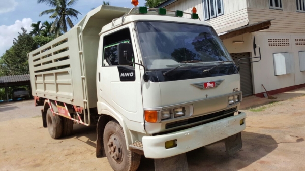 รถฮีโน่ 6 ล้อดั้ม FB2W  120 แรงม้า. ปี 38   สนใจติดต่อ  081 - 6079515