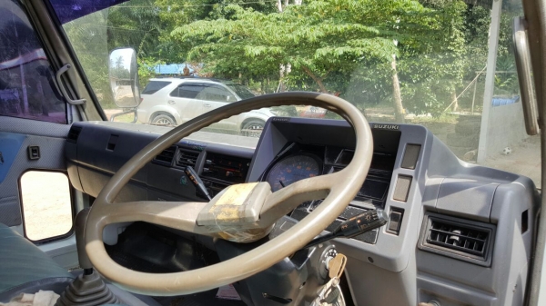 รถฮีโน่ 6 ล้อดั้ม FB2W  120 แรงม้า. ปี 38   สนใจติดต่อ  081 - 6079515