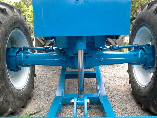 ขายฟอรด์ 7810 คาราโร่ 6 สูบ 115แรงเกียรกลาง ดันหน้าหางสาม เล่มทะเบียน