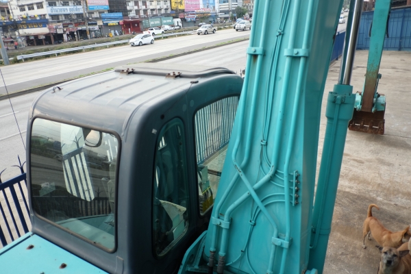 SK200LC-YQ10รถนอกขายถูก มีเอกสารให้ครบ สภาพสวย สนใจติดต่อ0811463244