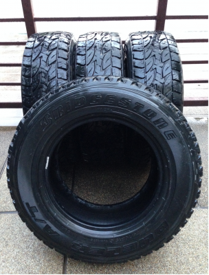 ยาง All Bridgestone 225 70 15 สิ้นปี13 ดอกเต็ม ไม่มีปะ ราคาไม่แพง